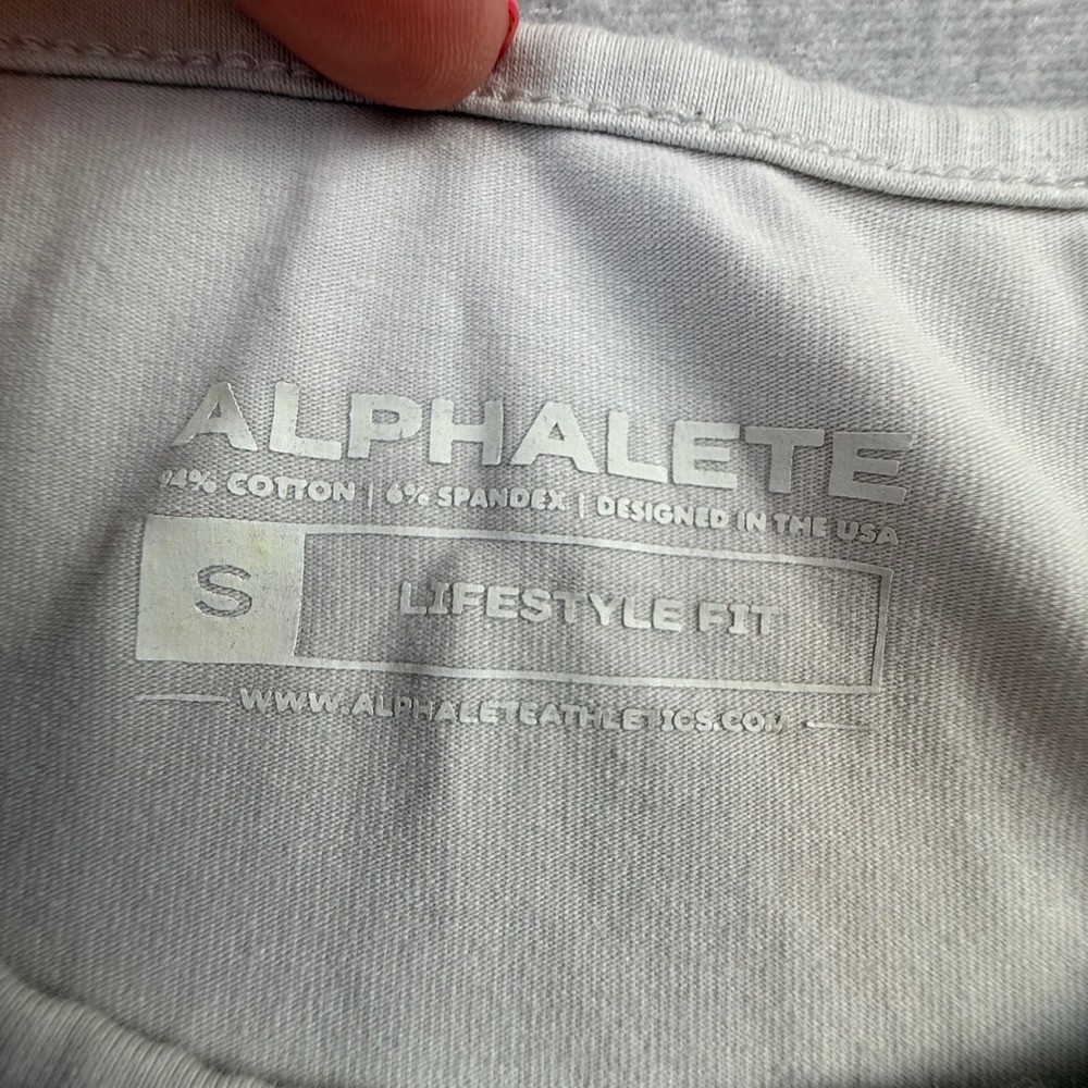 Alphalete Mens Lifestyle Fit Longline T-Shirt Grey Small Curved Hem Raw Edge - Picture 4 of 4